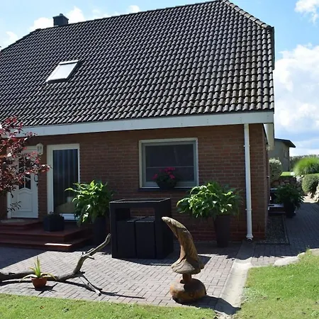 Holiday Apartment With 1 Bedroom